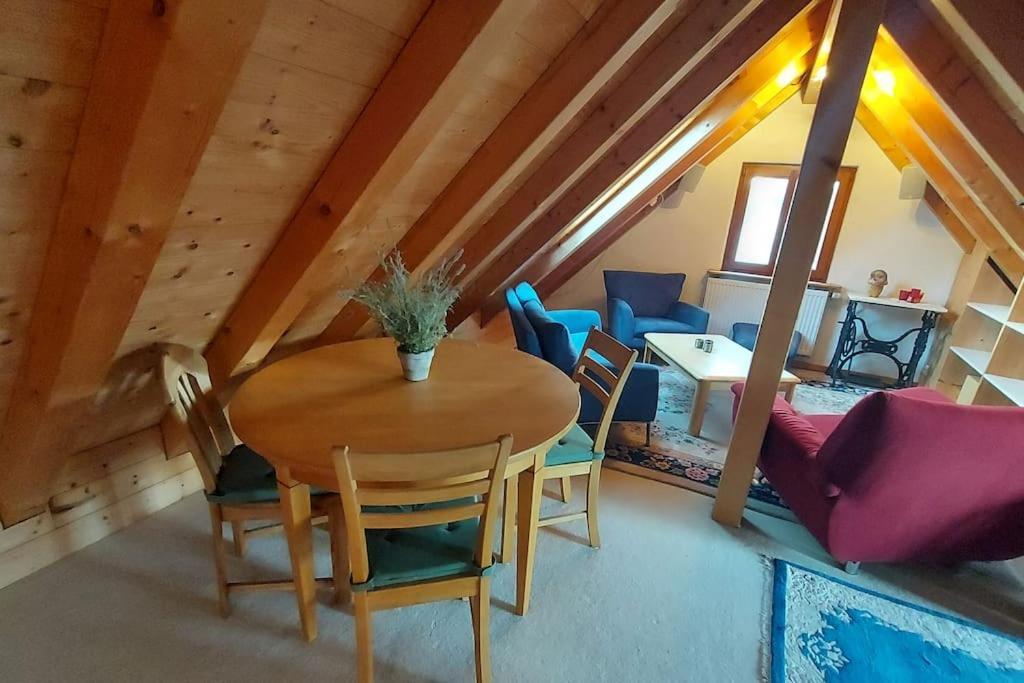 Gemuetliche Ferienwohnung Auf 2 Etagen Mit Dachterrasse Wangen im Allgäu Buitenkant foto